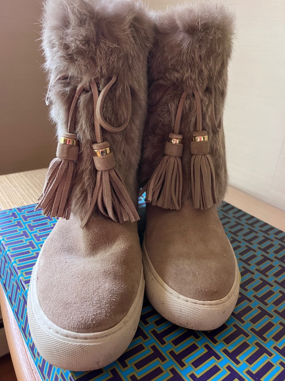 TORY BURCH FUR BOOTS 8